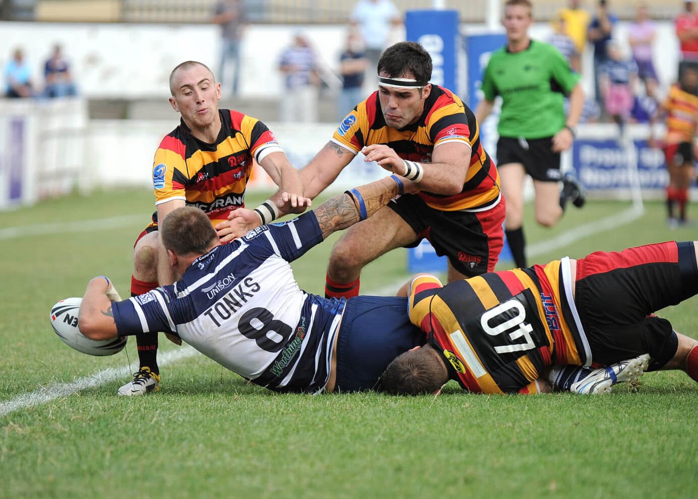 2011 - Featherstone v Dewsbury - Featherstone v Dewsbury rlphotos - Tony Tonks try 01